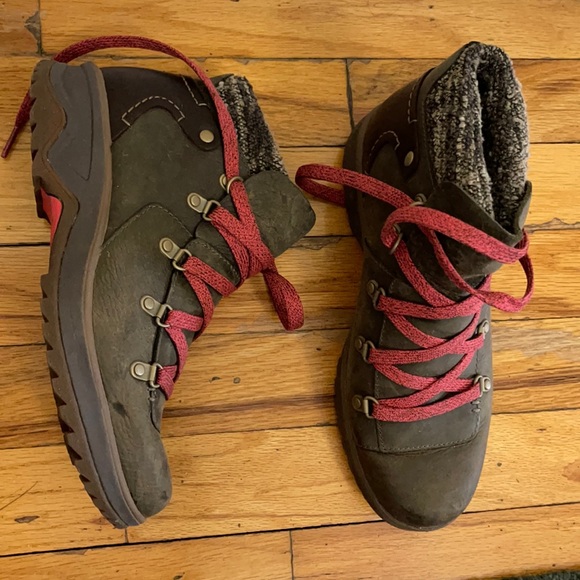 Women winter and hikers shoes - Picture 1 of 8